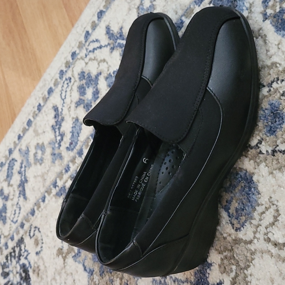 Shoes - Picture 2 of 2